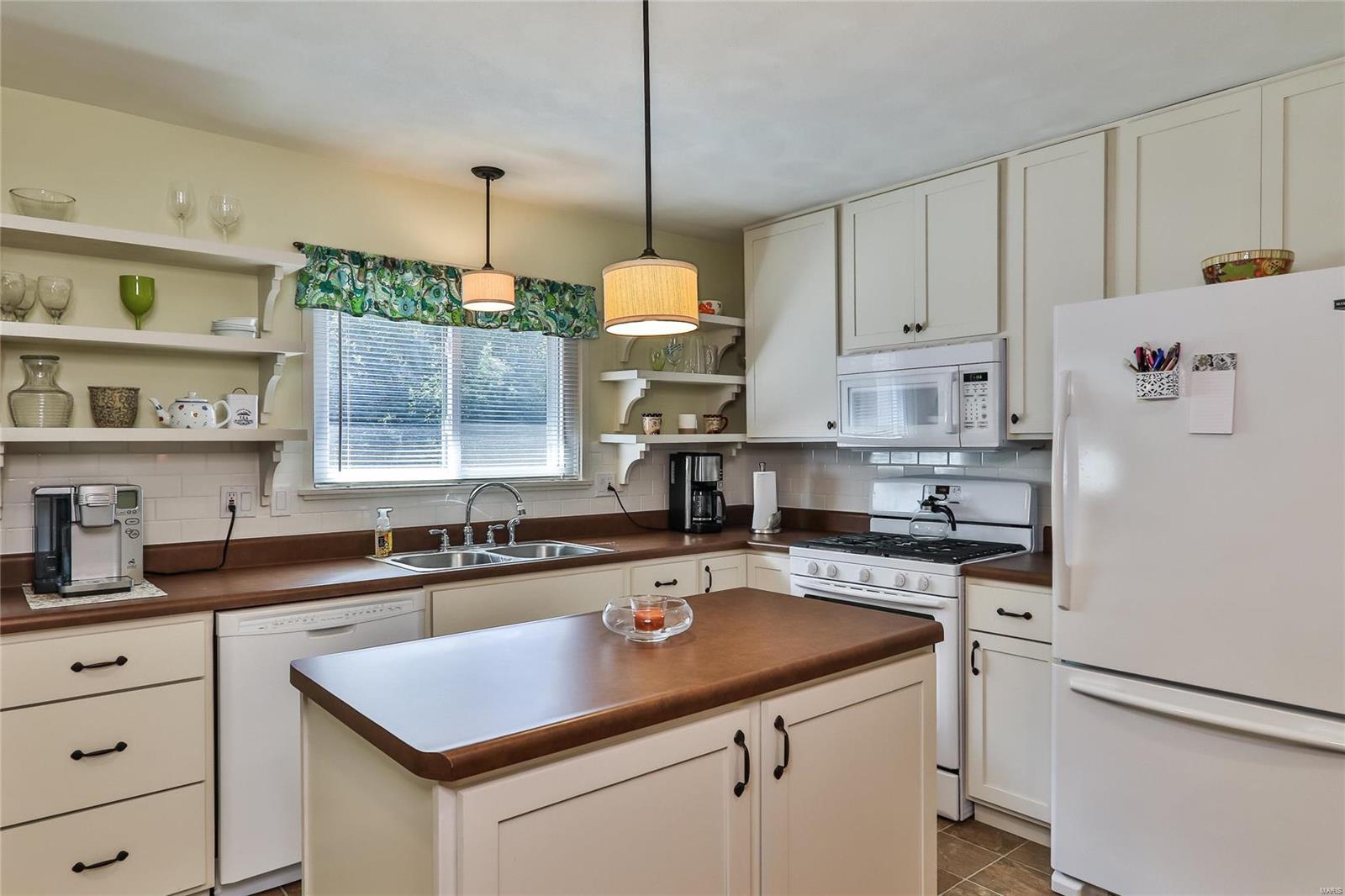 924 Queensbridge Road Manchester, MO 63021 - Photo 6 of 25