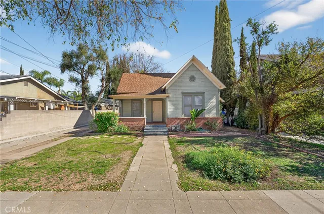 $1,247,000 | 375 North Harwood Street, Orange, CA 92866