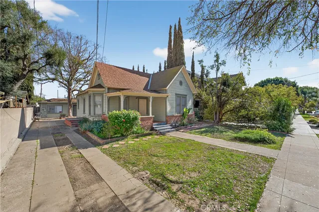 $1,247,000 | 375 North Harwood Street, Orange, CA 92866