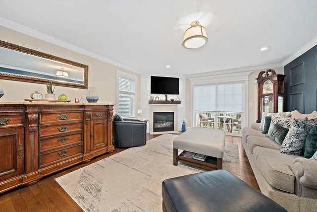 $1,149,000 | 6 Audubon Way, Unit 6, Canton, MA 02021