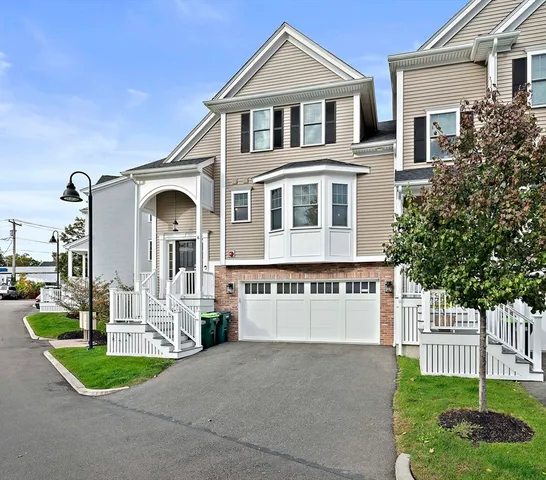 $1,149,000 | 6 Audubon Way, Unit 6, Canton, MA 02021