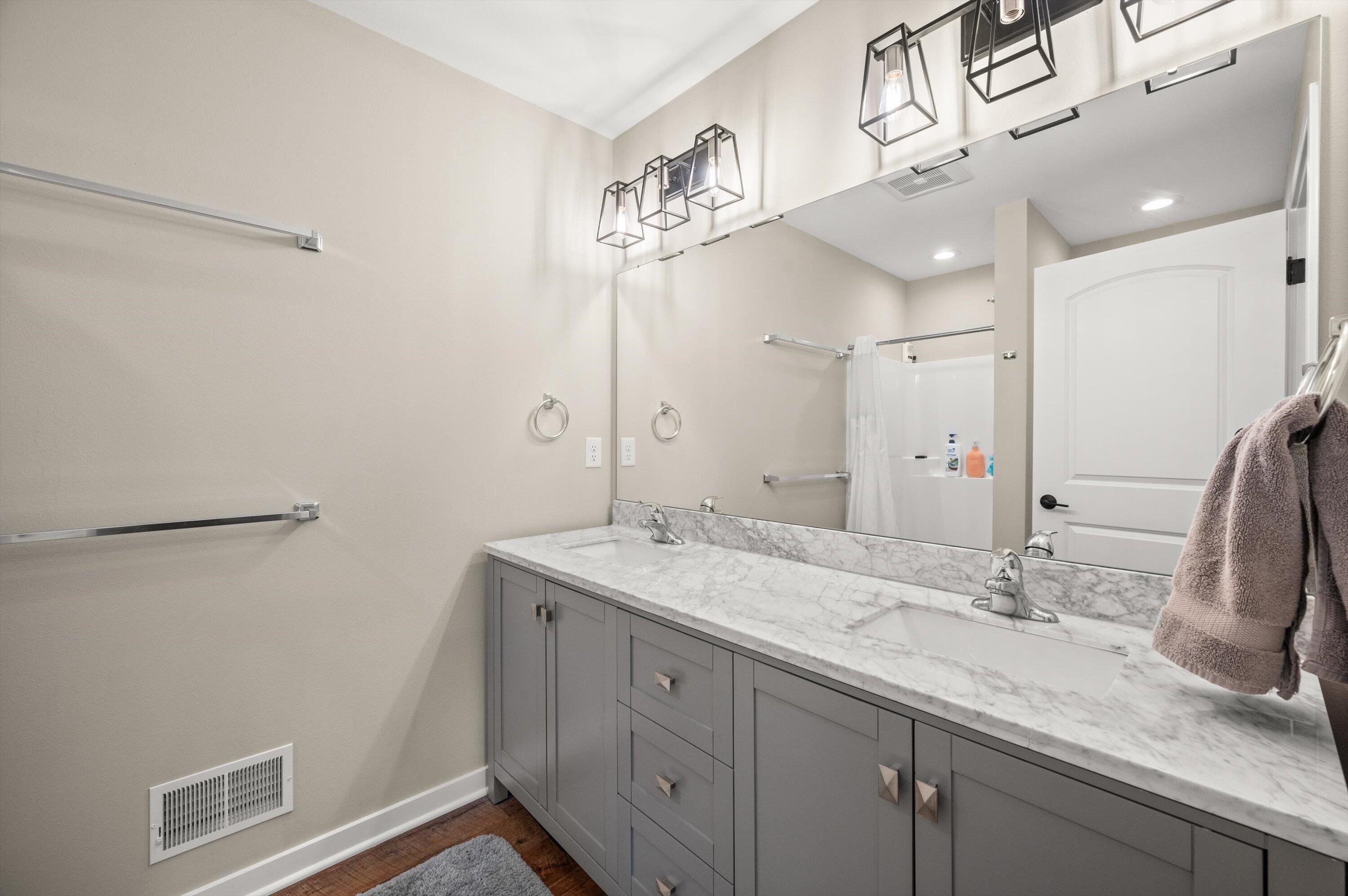 261 Cardinal Drive Sullivan, WI 53178 - Photo 12 of 42 38-Z62_9997