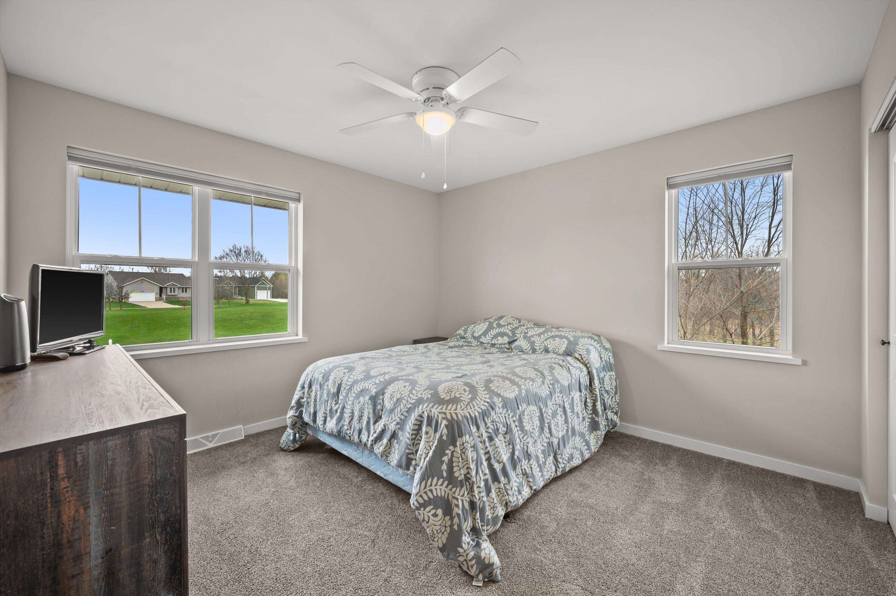 261 Cardinal Drive Sullivan, WI 53178 - Photo 13 of 42 03-Z62_0006