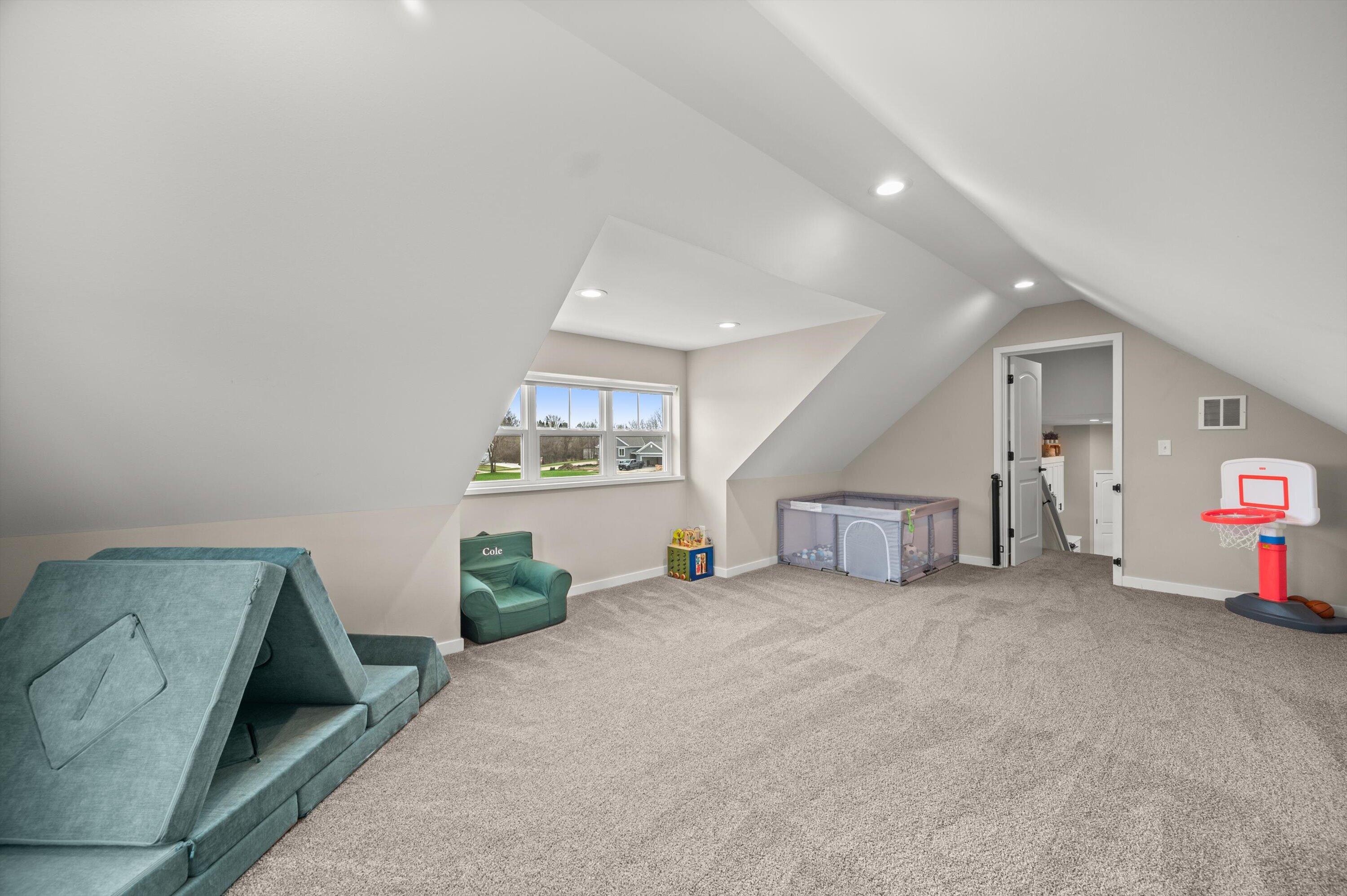 261 Cardinal Drive Sullivan, WI 53178 - Photo 18 of 42 11-Z62_0054