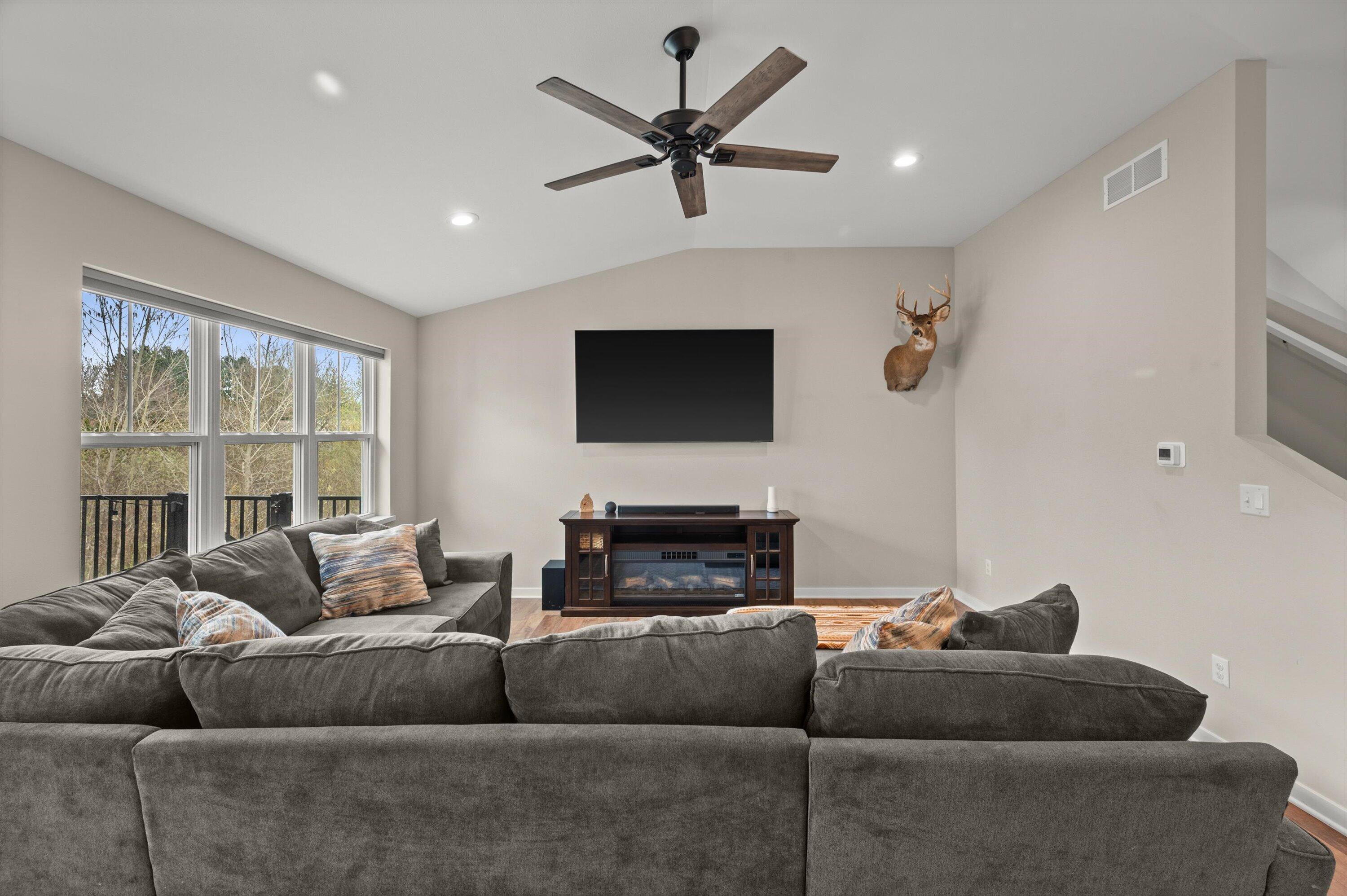 261 Cardinal Drive Sullivan, WI 53178 - Photo 34 of 42 31-Z62_9955