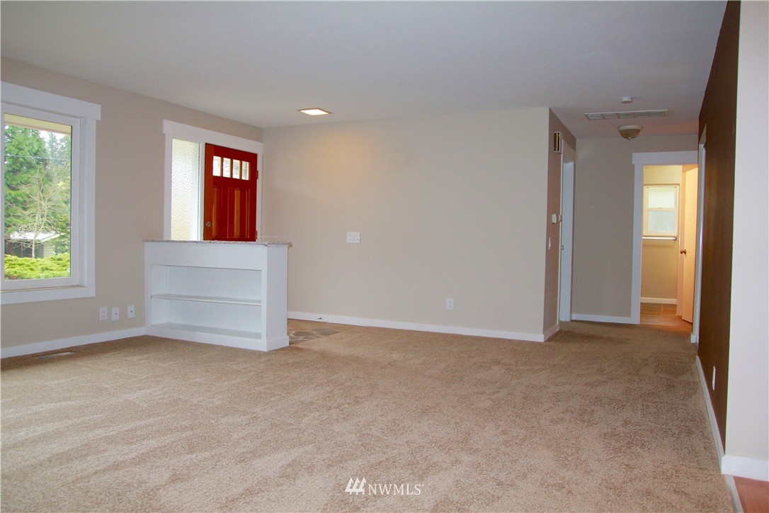 14036 Southeast 179th Place Renton, WA 98058 - Photo 4 of 25 Gallery Image 4