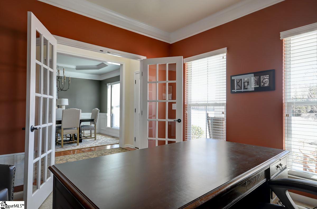 108 Roanoke Way Greenville, SC 29607 - Photo 4 of 36 Gallery Image 4