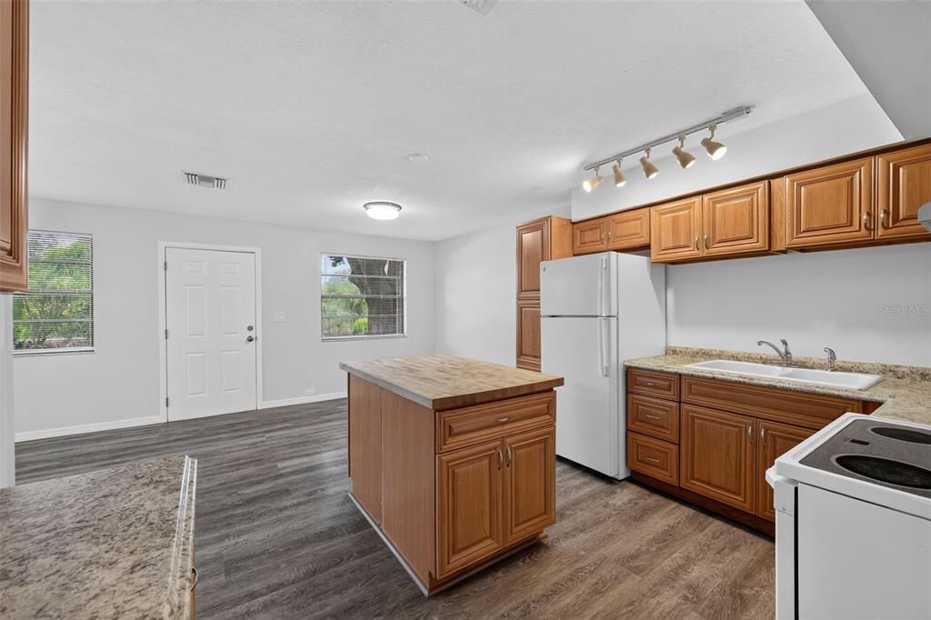 397 2nd Street Southwest Largo, FL 33770 - Photo 6 of 25
