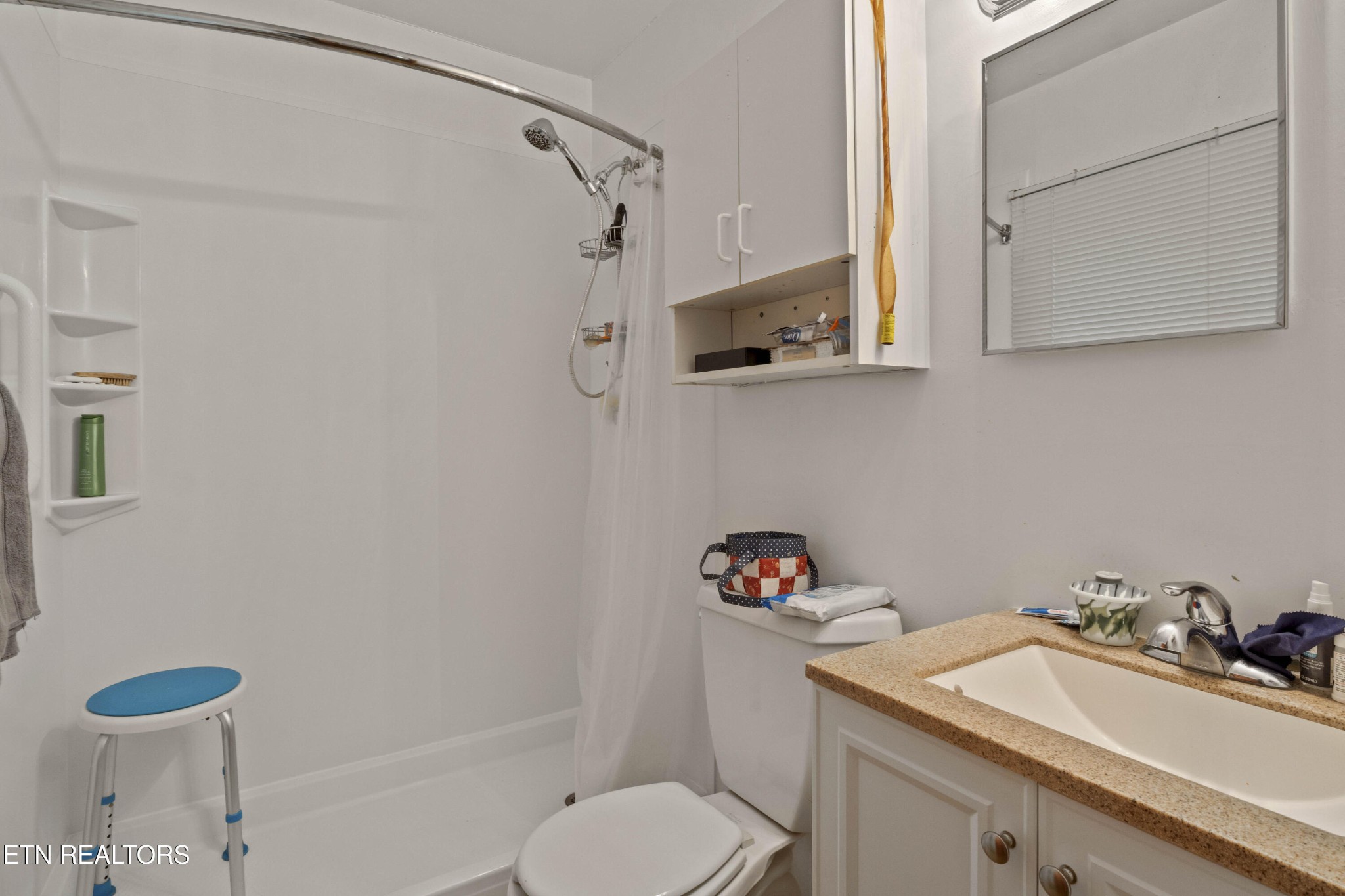 205 Newcastle Road Knoxville, TN 37909 - Photo 14 of 23 Gallery Image 14