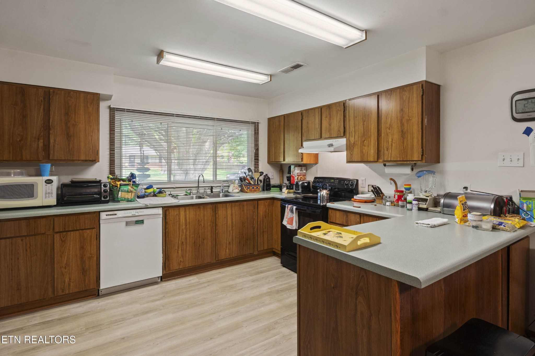 205 Newcastle Road Knoxville, TN 37909 - Photo 5 of 23 Gallery Image 5