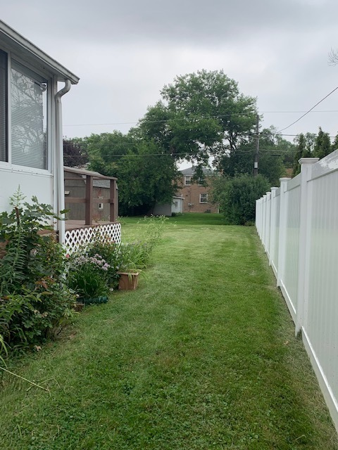 2247 South 3rd Avenue North Riverside, IL 60546 - Photo 6 of 19 a view of a garden with a large tree