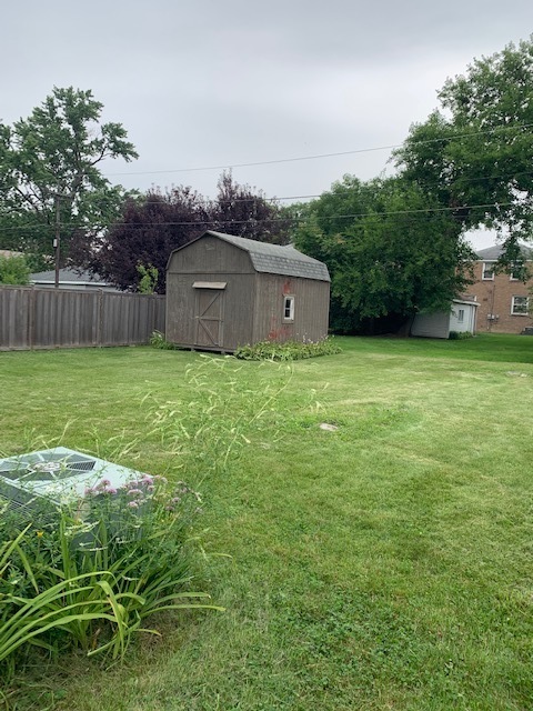 2247 South 3rd Avenue North Riverside, IL 60546 - Photo 7 of 19 a view of an outdoor space and a yard