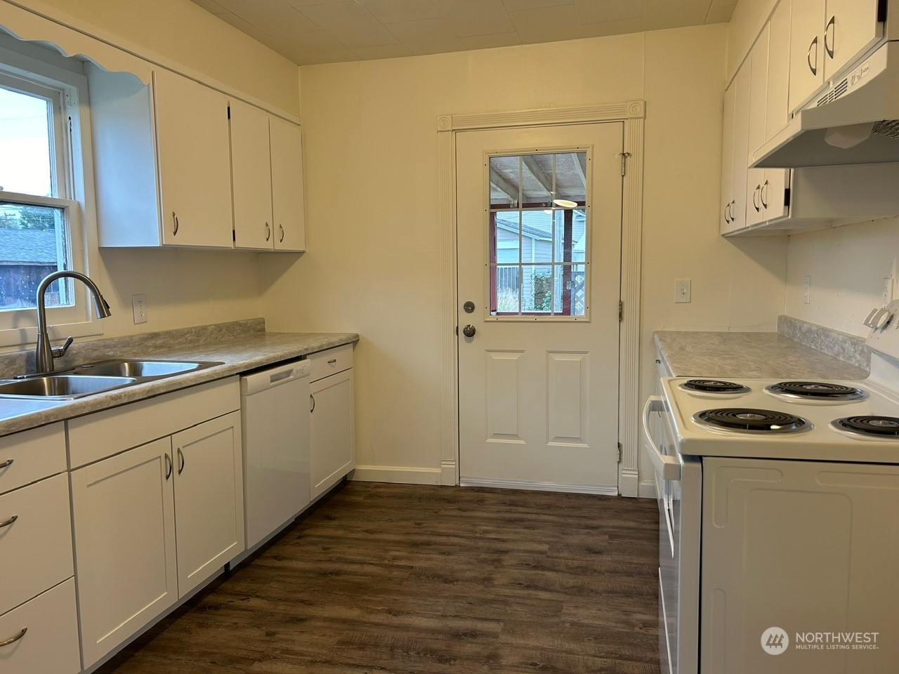 335 Colorado Street Longview, WA 98632 - Photo 6 of 20 Gallery Image 6