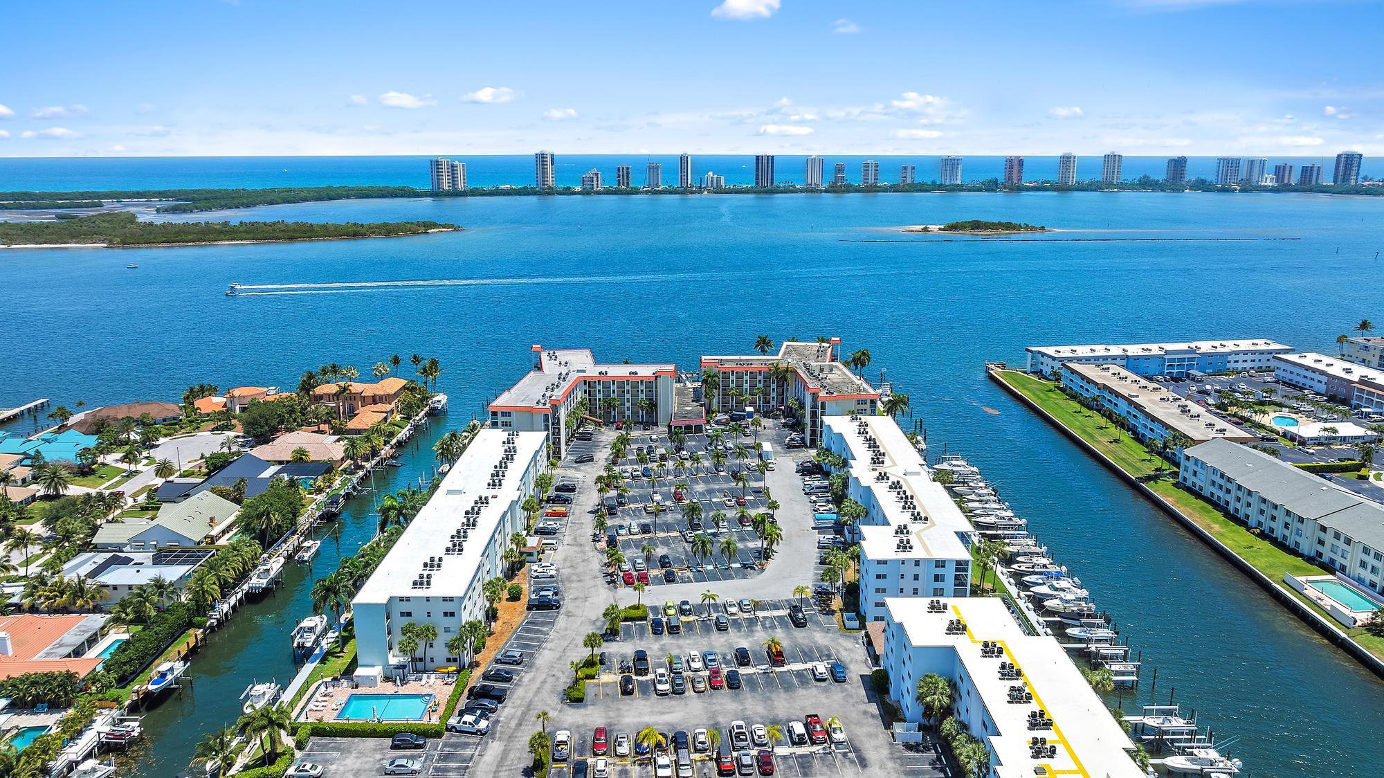 109 Paradise Harbour Boulevard, Unit 307 North Palm Beach, FL 33408 - Photo 15 of 20 an aerial view of a balcony