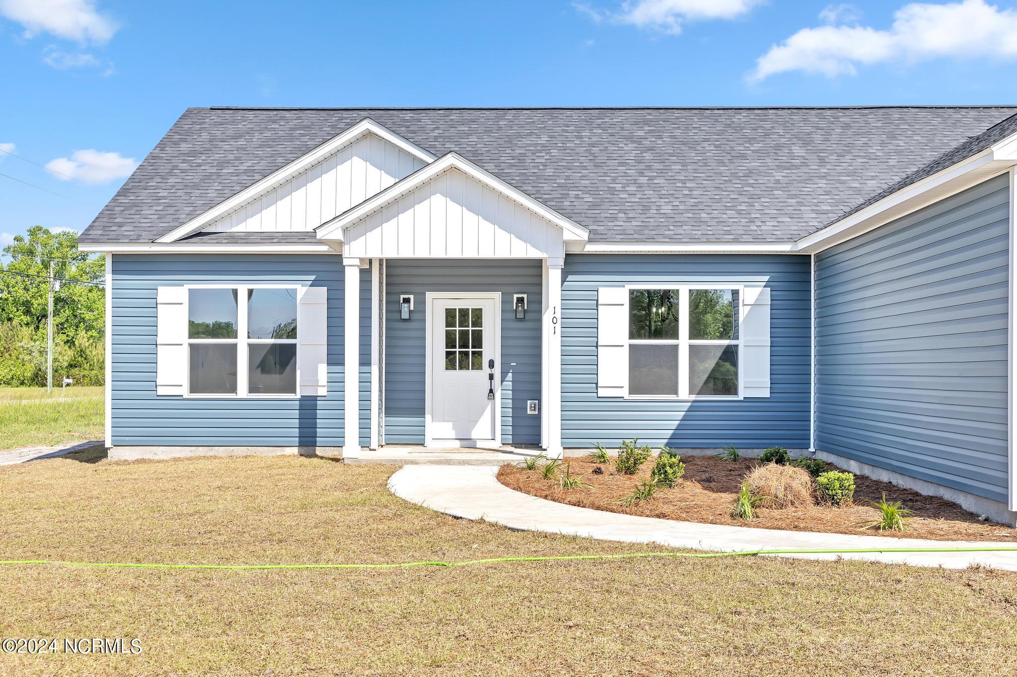 101 Thoroughbred Richlands, NC 28574 - Photo 2 of 45 IMG_2855