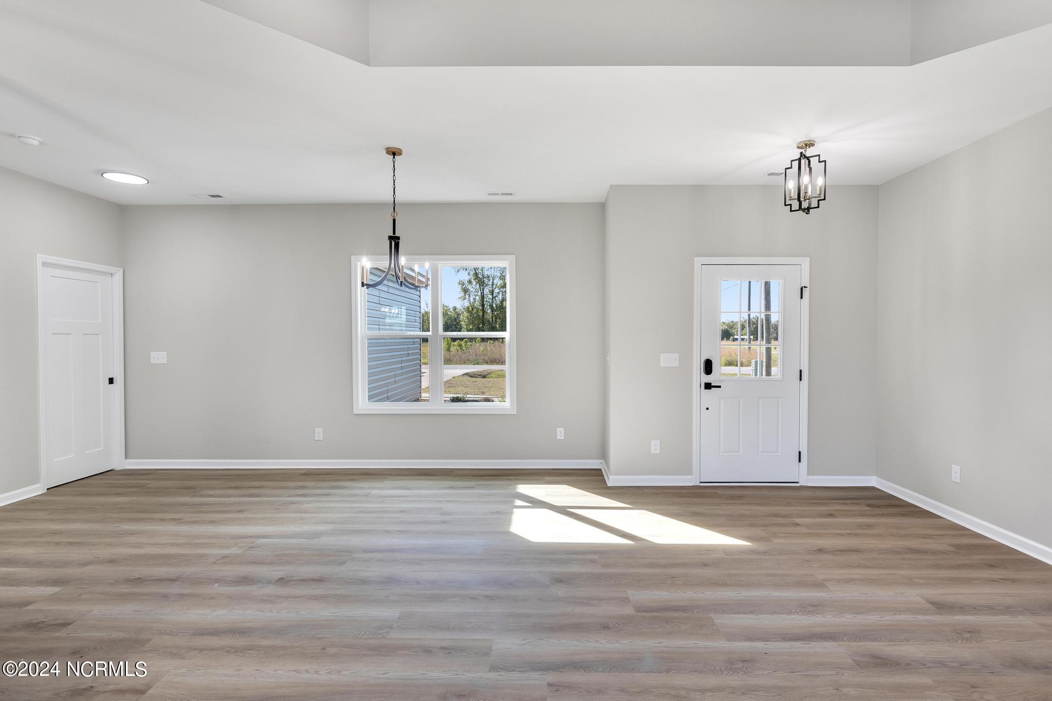 101 Thoroughbred Richlands, NC 28574 - Photo 5 of 45 IMG_2792