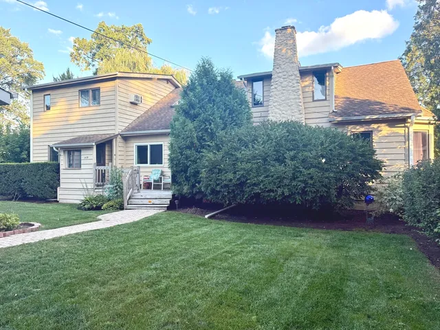 $524,000 | 1439 Lowe Drive, Algonquin, IL 60102