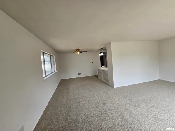 $74,900 | 1131 West Nowland Avenue, Peoria, IL 61604