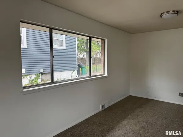 $74,900 | 1131 West Nowland Avenue, Peoria, IL 61604