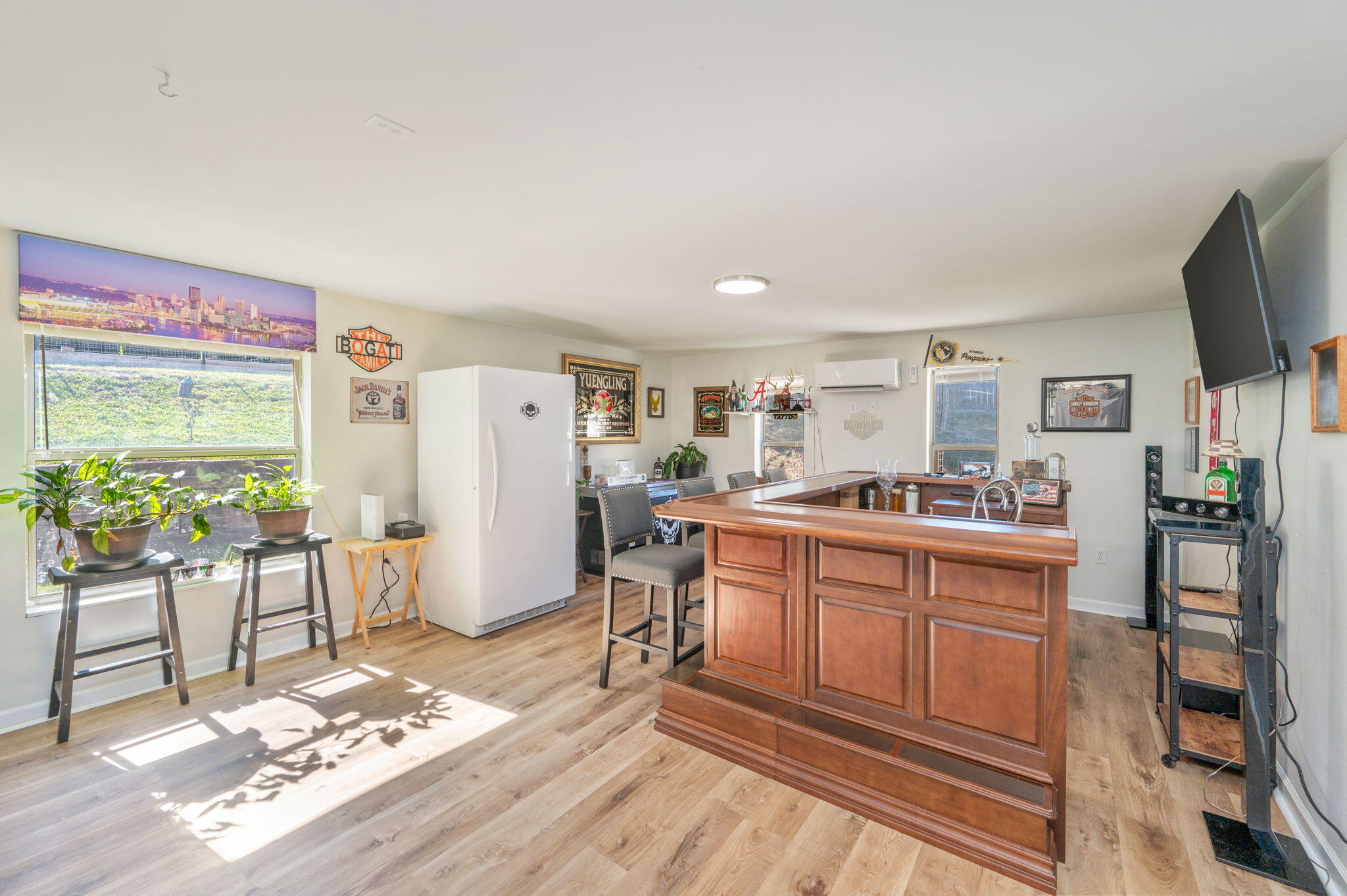 2613 Corner Creek Road Crestview, FL 32536 - Photo 10 of 22 a living room with stainless steel appliances furniture and a flat screen tv