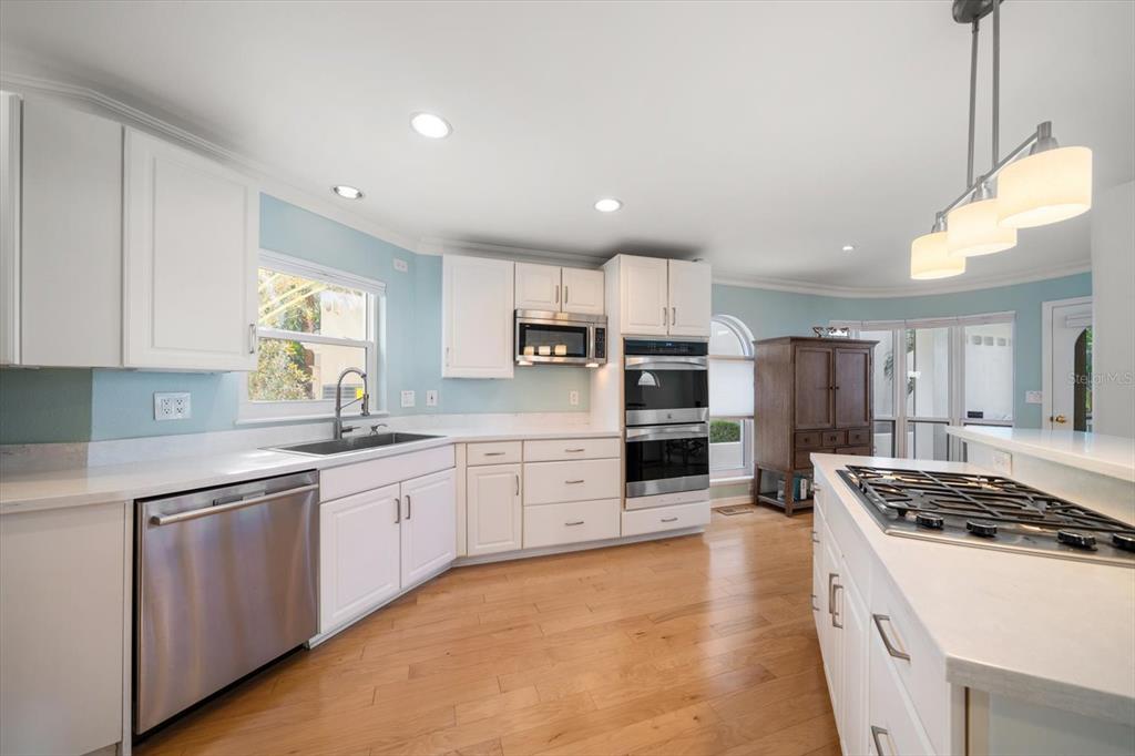 15564 Gulf Boulevard Redington Beach, FL 33708 - Photo 14 of 73