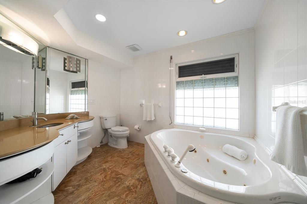 15564 Gulf Boulevard Redington Beach, FL 33708 - Photo 34 of 73