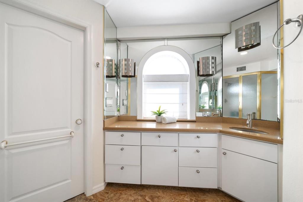 15564 Gulf Boulevard Redington Beach, FL 33708 - Photo 36 of 73