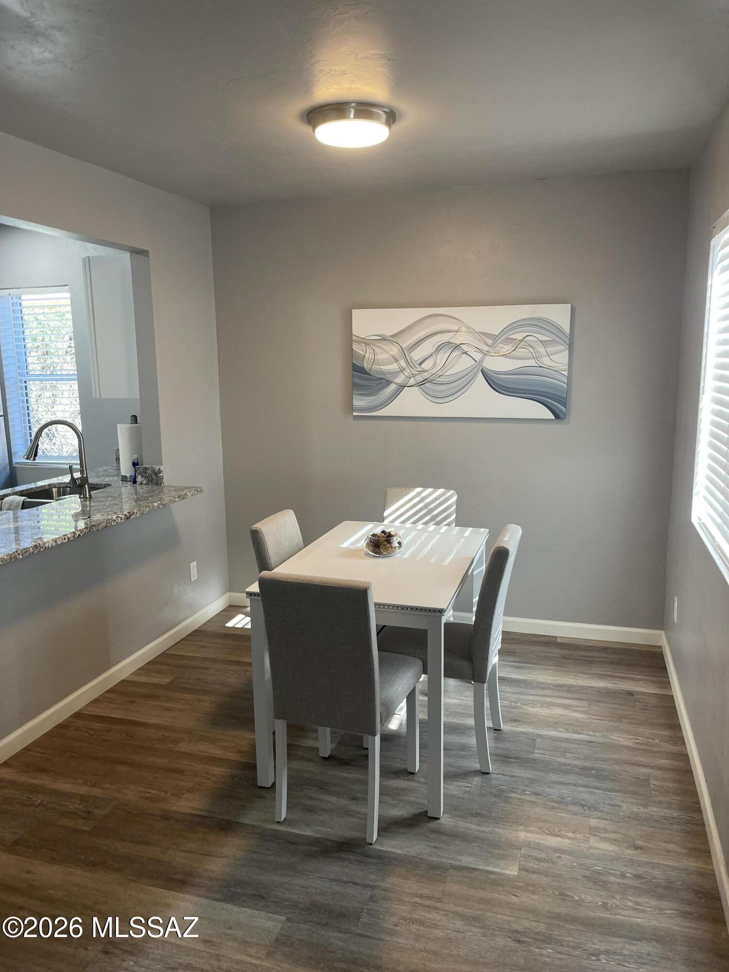 1233 East Halcyon Road Tucson, AZ 85719 - Photo 3 of 17 Dining area