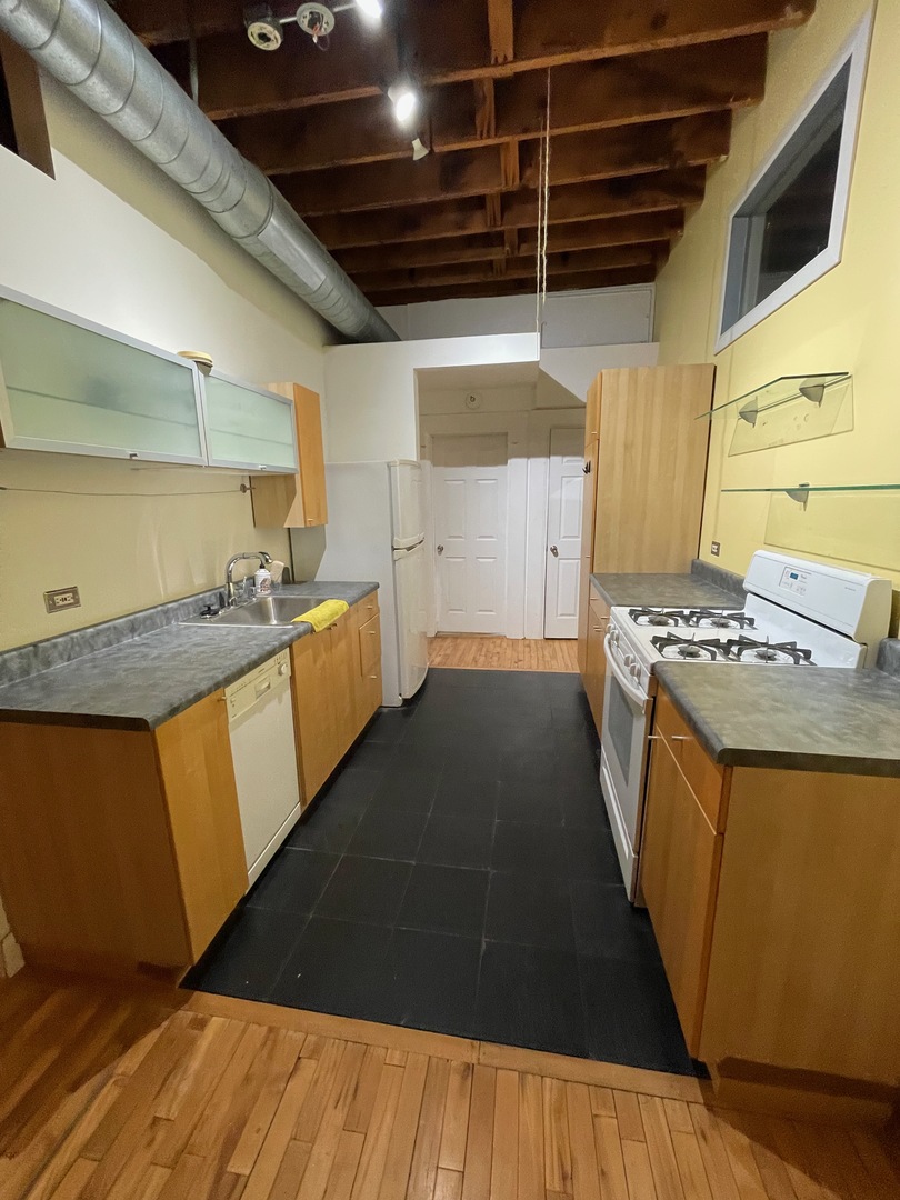 2322 West Roosevelt Road, Unit 2N Chicago, IL 60612 - Photo 5 of 8