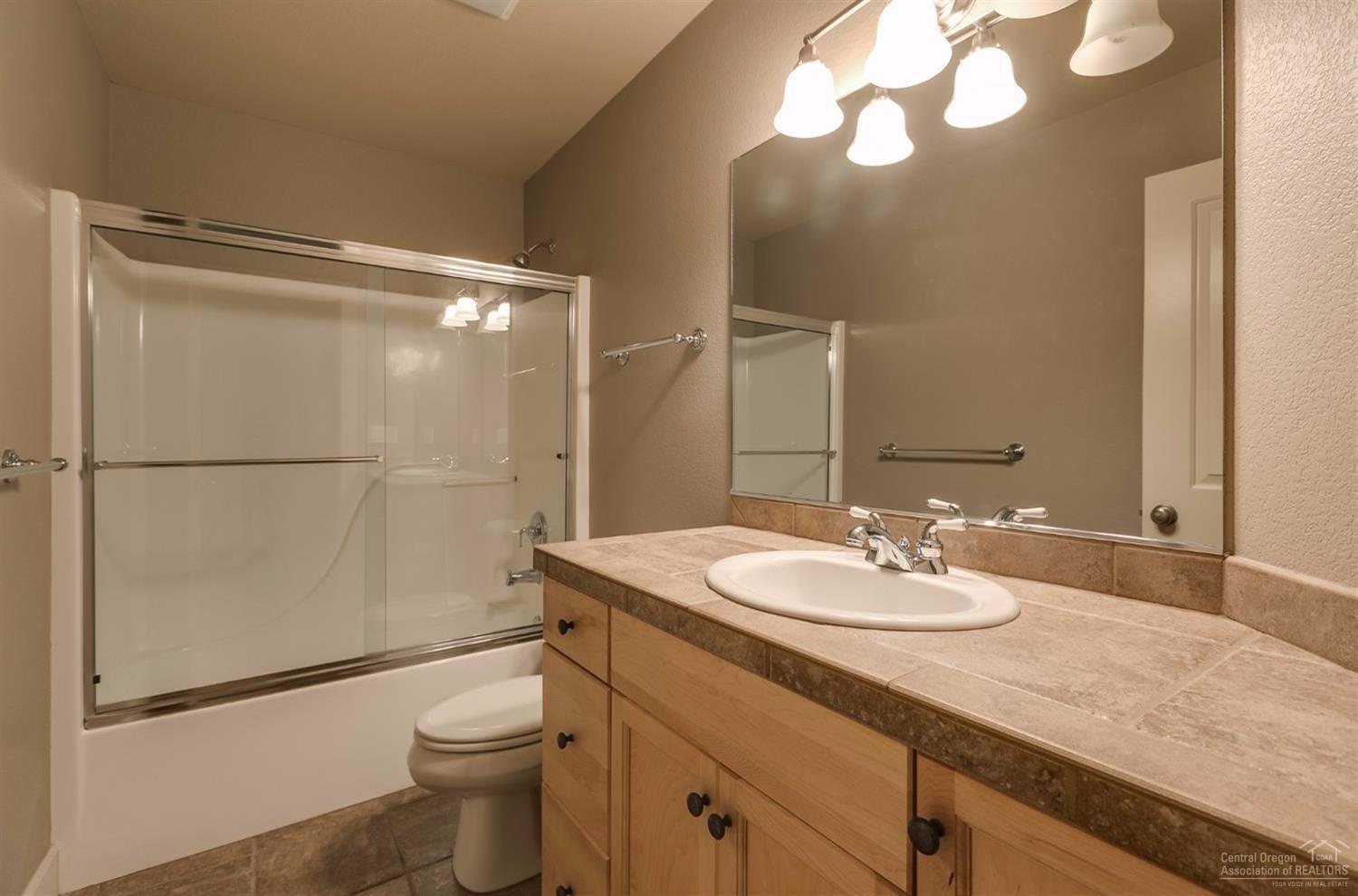 1955 Northwest Awbrey Road Bend, OR 97703 - Photo 14 of 15 Full bathroom on lower level