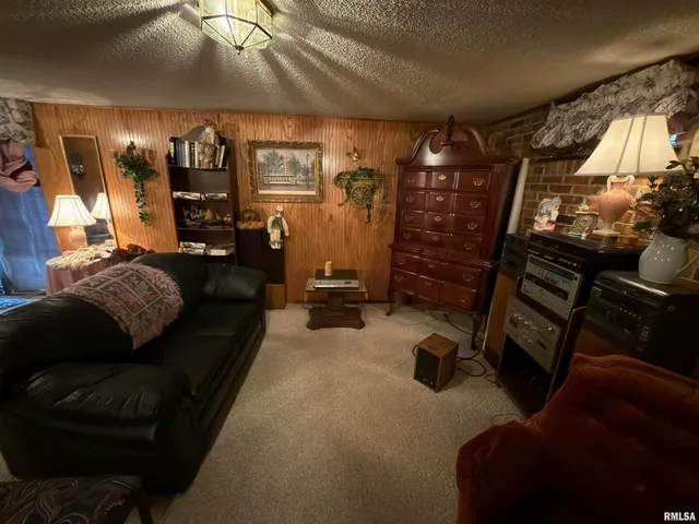 $625,000 | 15981 Hillcrest Drive, Effingham, IL 62401