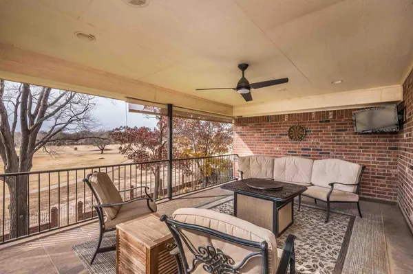 $785,000 | 51 Country Club Drive, Canyon, TX 79015