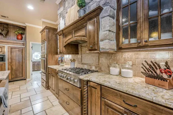 $785,000 | 51 Country Club Drive, Canyon, TX 79015