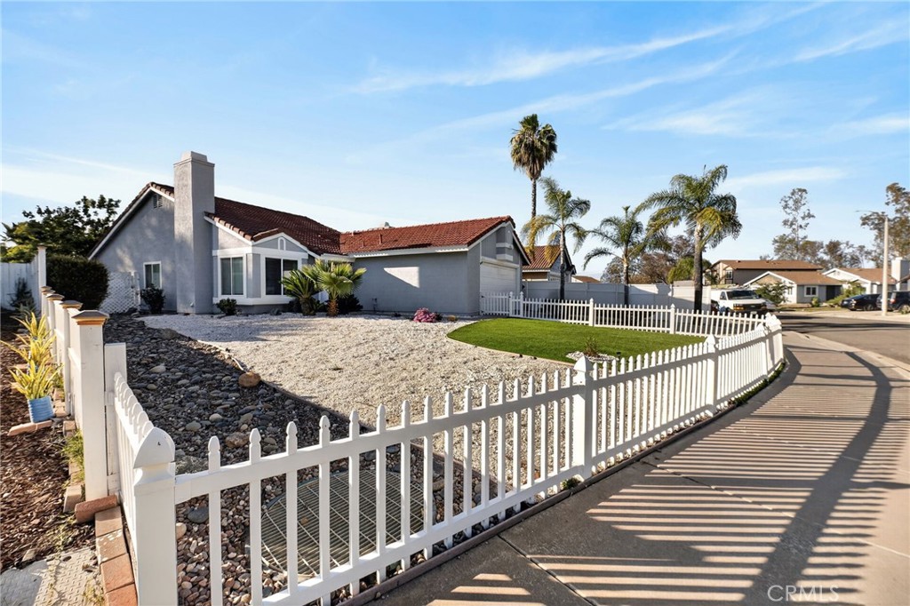 39427 Canyon Rim Circle Temecula, CA 92591 - Photo 4 of 39