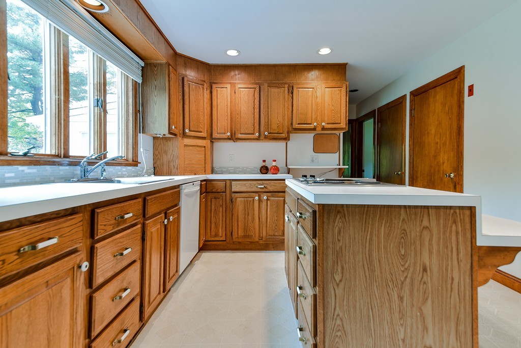 8 Wakeland Road Dover, MA 02030 - Photo 8 of 23 Gallery Image 8