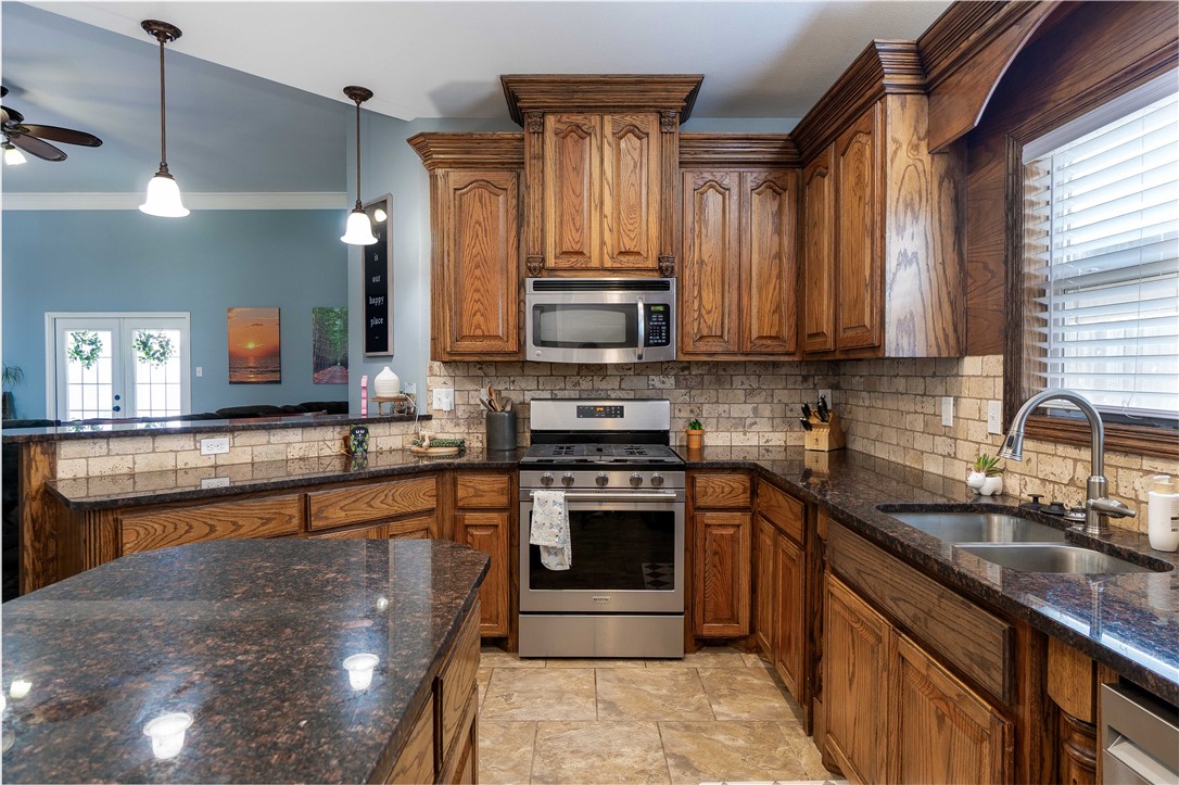 4355 Summer Wind Drive Corpus Christi, TX 78413 - Photo 7 of 30