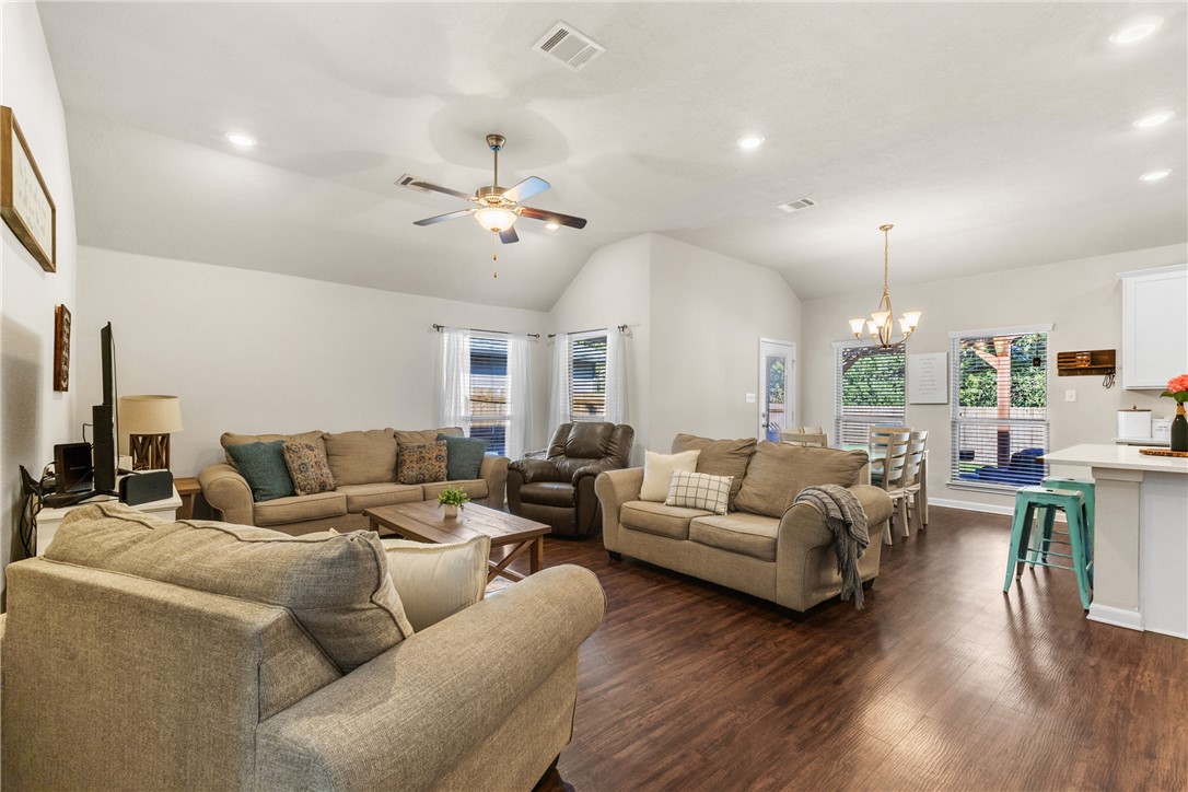 2016 Dumfries Drive Bryan, TX 77807 - Photo 5 of 25