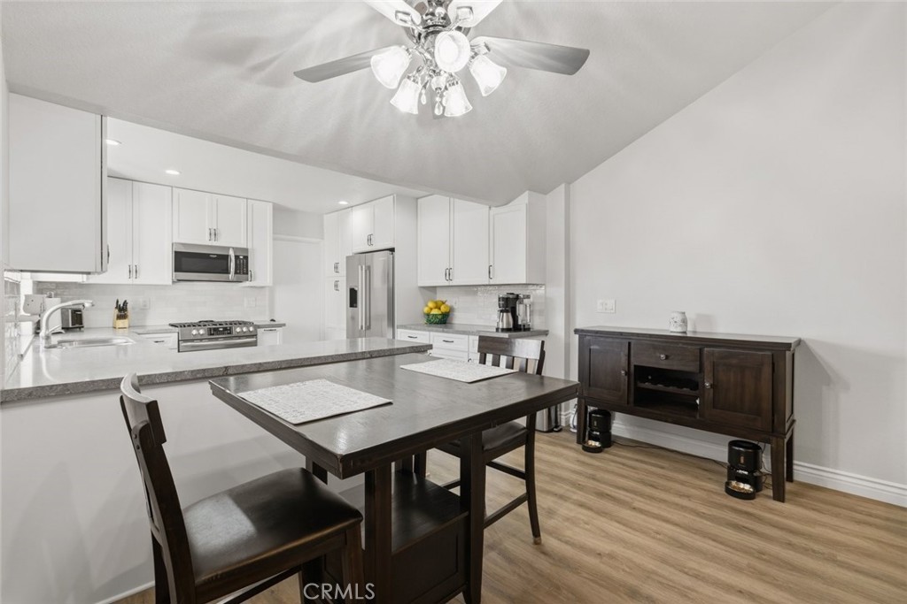 2277 Workman Avenue Simi Valley, CA 93063 - Photo 15 of 31 Gallery Image 15