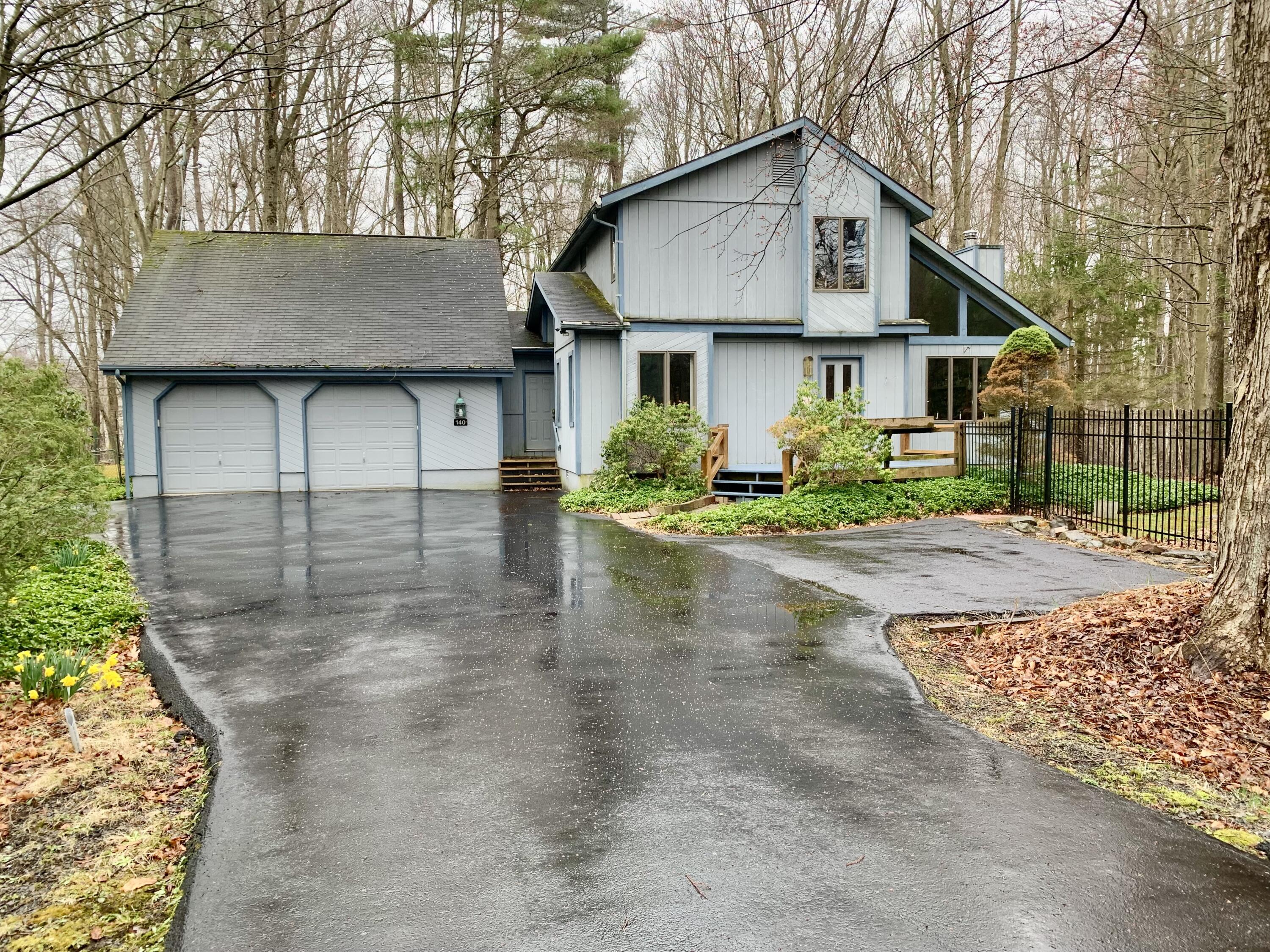 140 Anna Road Blakeslee, PA 18610 - Photo 1 of 17 140 Anna Road