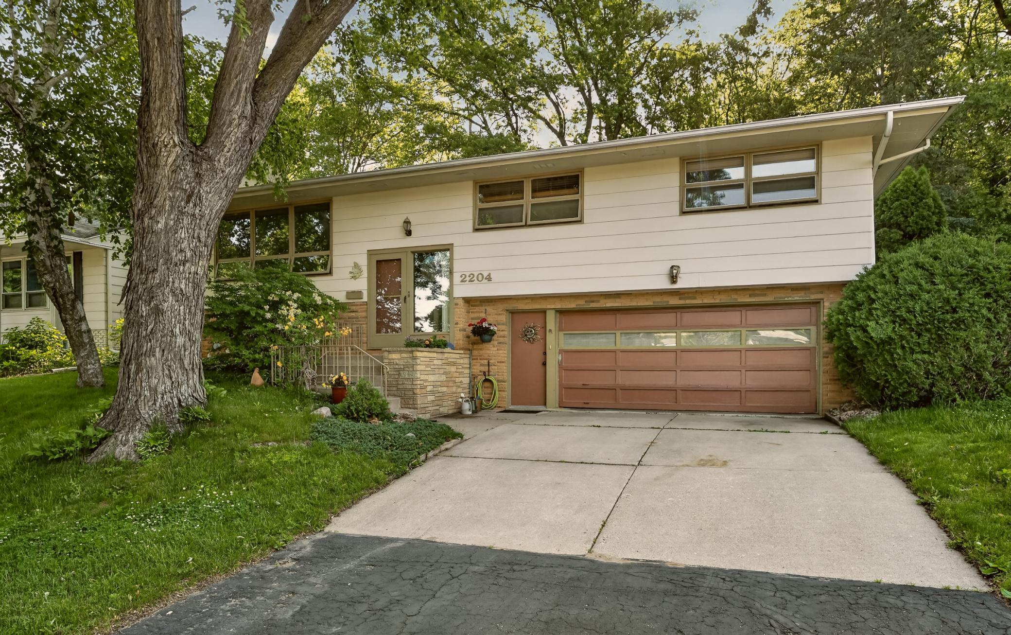 2204 11th Avenue Northwest Rochester, MN 55901 - Photo 1 of 22