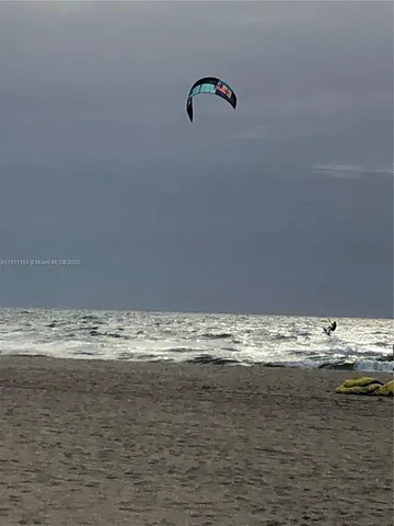 $3,250 | 5005 Collins Avenue, Unit 823, Miami Beach, FL 33140