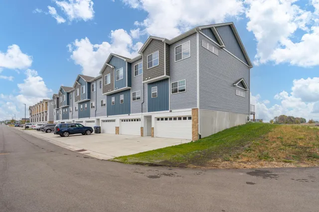 $314,900 | 3080 Bluestem Trail, Mankato, MN 56001