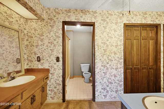 $700,000 | 6074 Highway 438, Linden, TN 37096