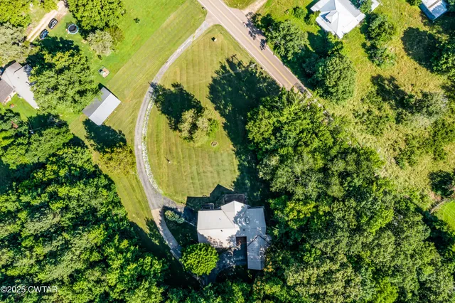 $700,000 | 6074 Highway 438, Linden, TN 37096