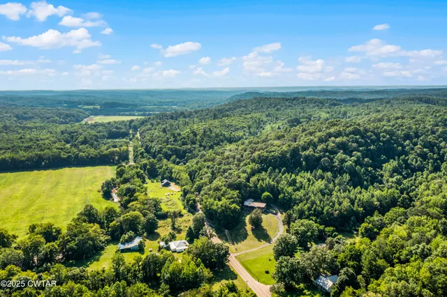 $700,000 | 6074 Highway 438, Linden, TN 37096