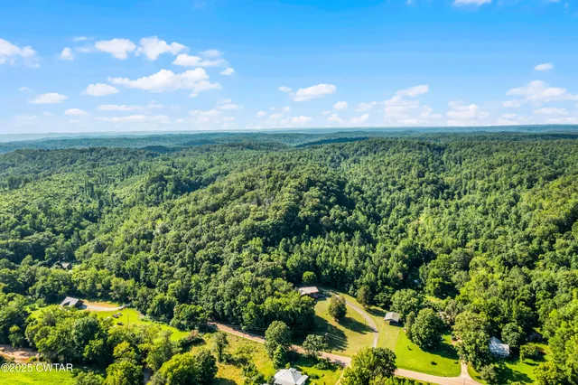 $700,000 | 6074 Highway 438, Linden, TN 37096