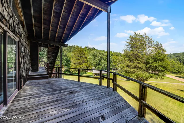 $700,000 | 6074 Highway 438, Linden, TN 37096