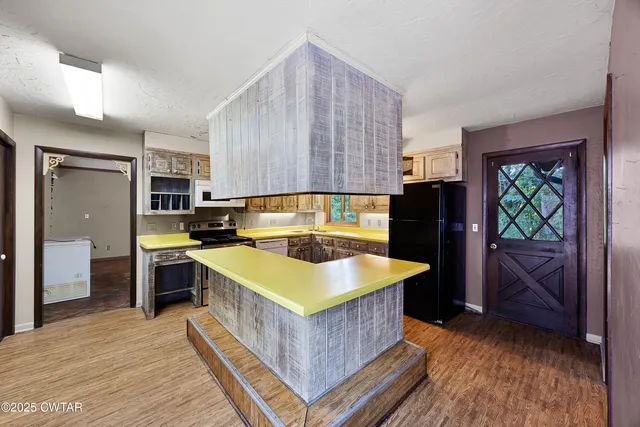 $700,000 | 6074 Highway 438, Linden, TN 37096