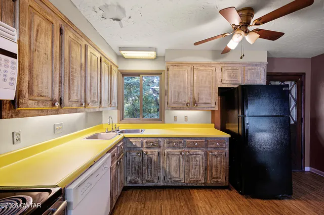 $700,000 | 6074 Highway 438, Linden, TN 37096