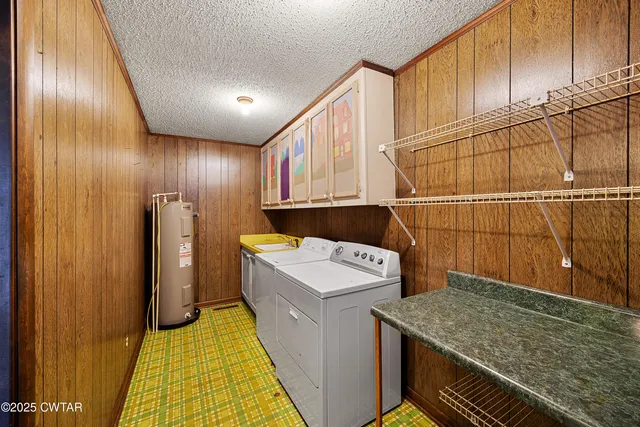 $700,000 | 6074 Highway 438, Linden, TN 37096